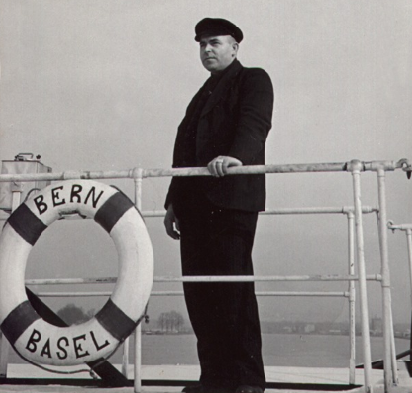 Kapitän Heinrich Möbus auf der Räderboot BERN